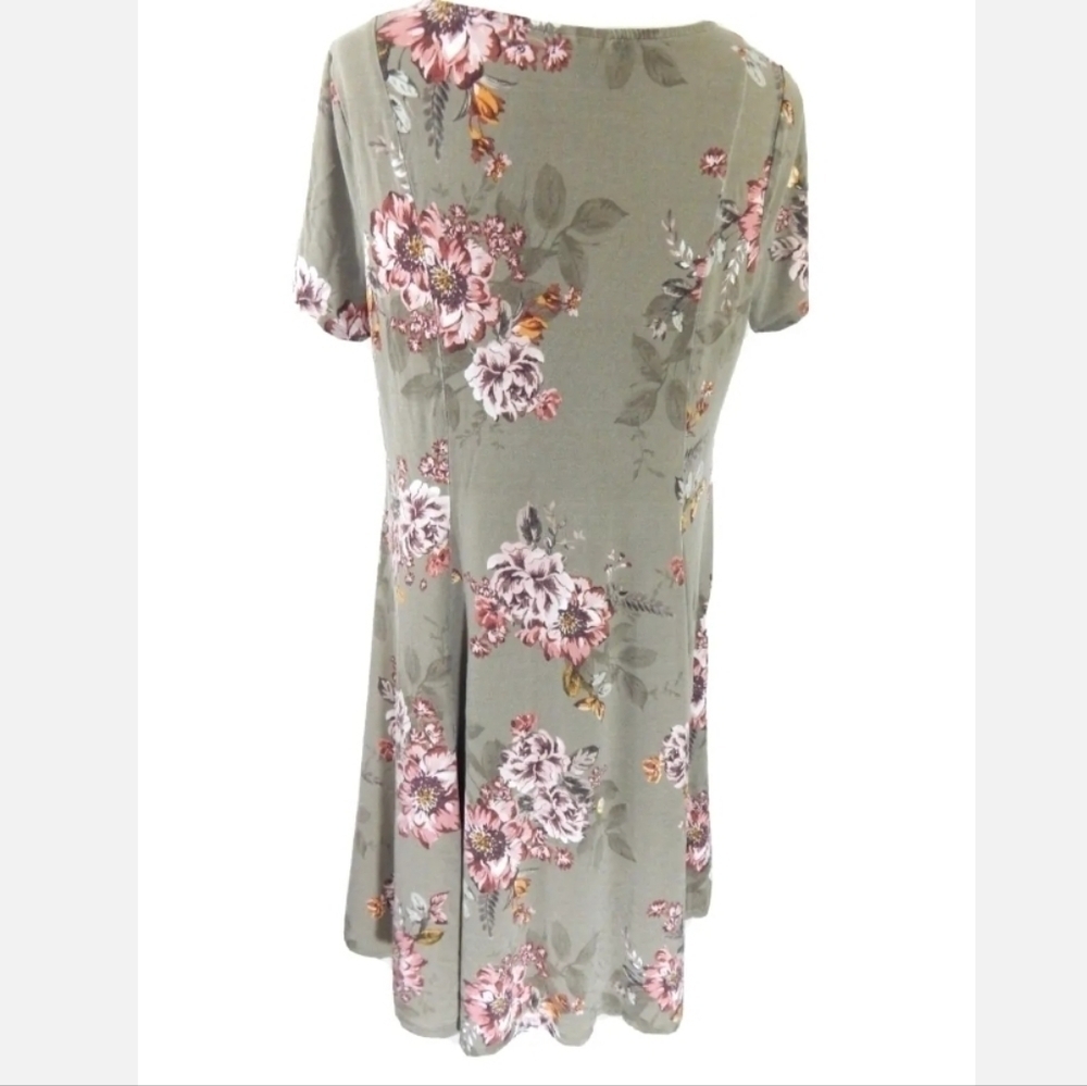 Torrid Green Floral Swing Dress - Picture 2 of 4